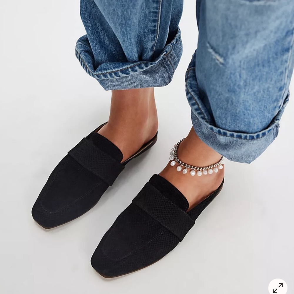 Free People at ease Black Textured Mules